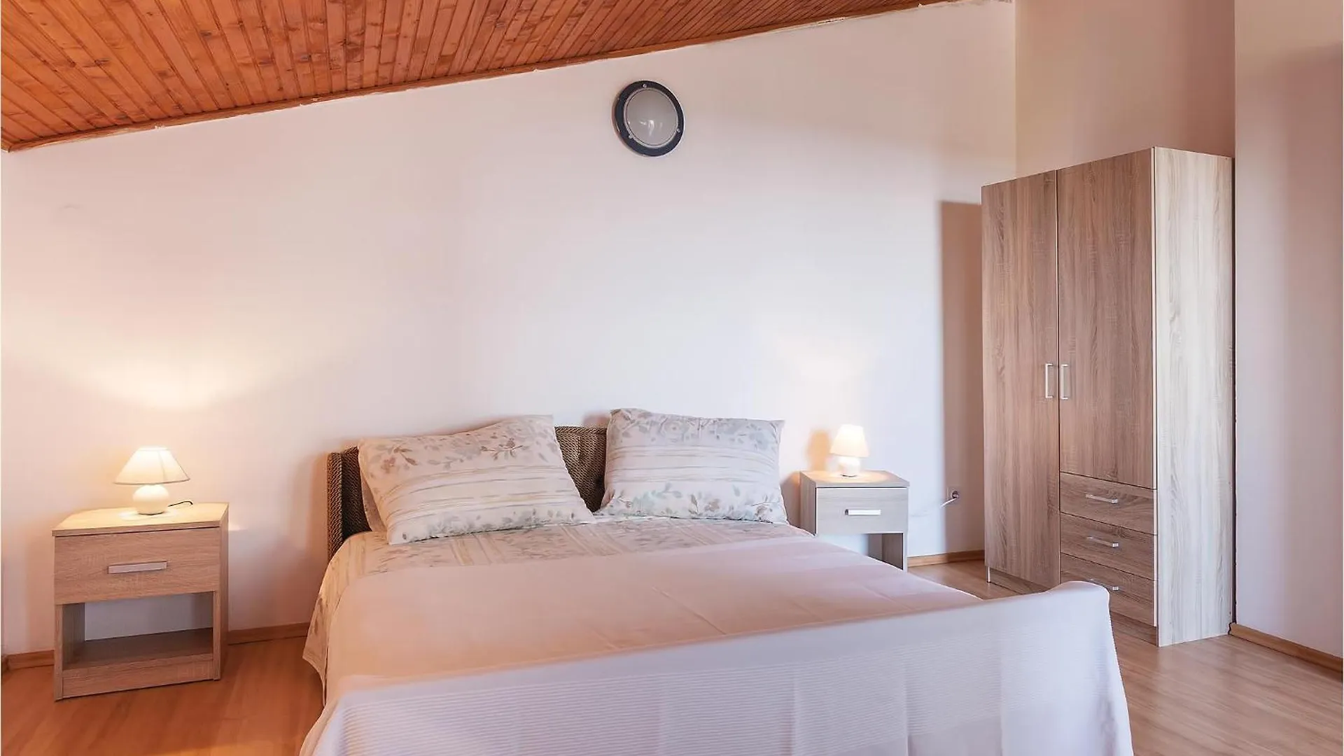 Stunning Apartment In Pula With 1 Bedrooms And Wifi
