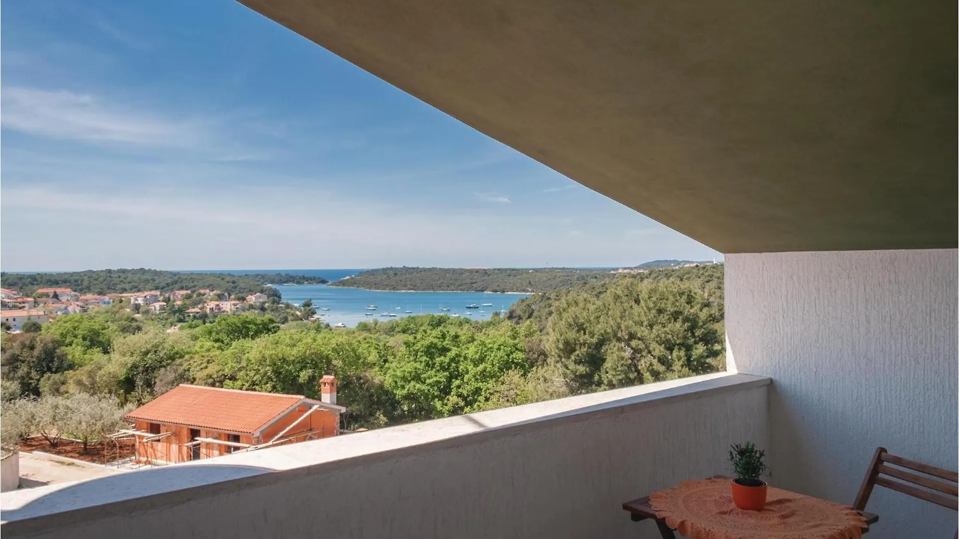 Stunning Apartment In Pula With 1 Bedrooms And Wifi