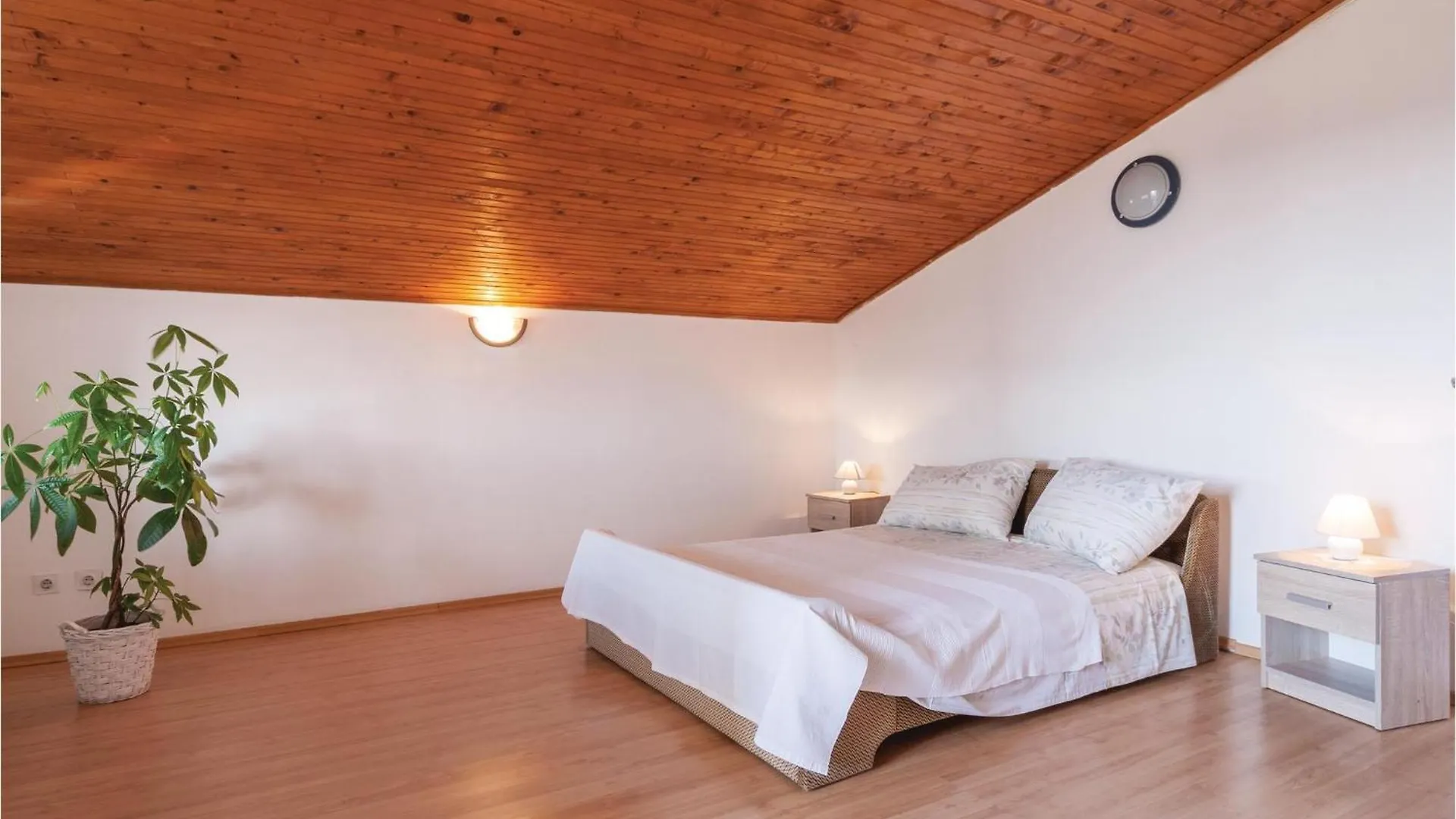 Stunning Apartment In Pula With 1 Bedrooms And Wifi