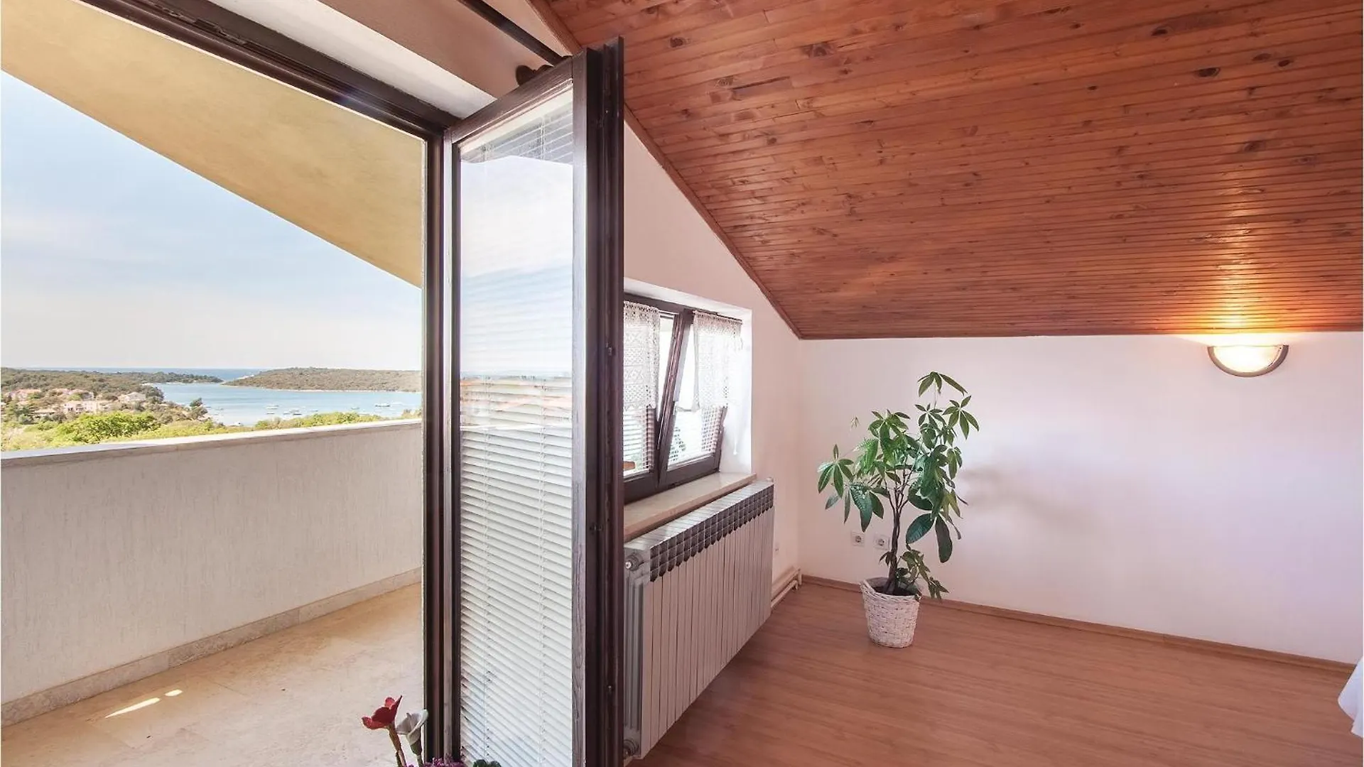 Stunning Apartment In Pula With 1 Bedrooms And Wifi